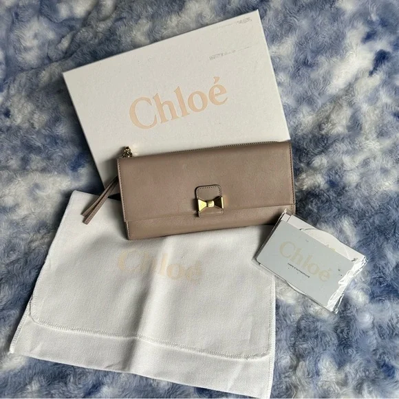 *SOLD* Chloe Leather Envelope Wallet Light Pink Beige - Picture 1 of 16
